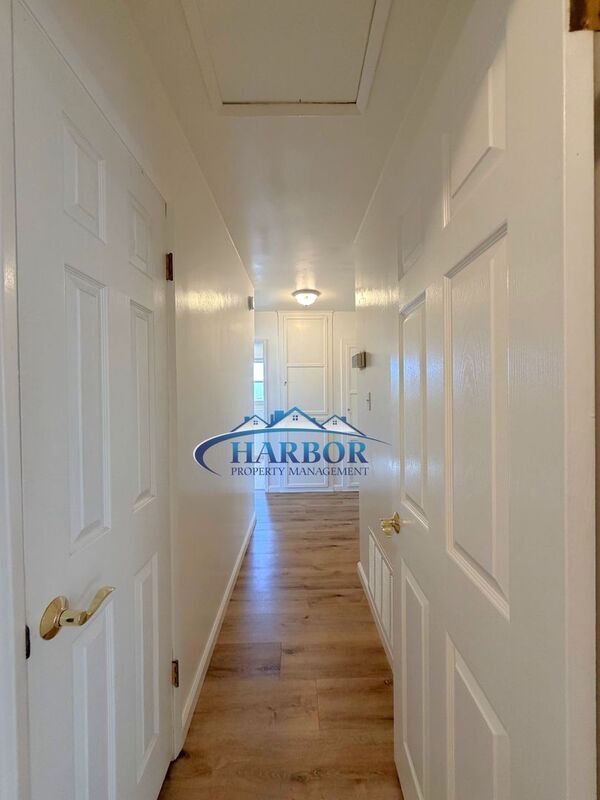 Building Photo - 2028 Elberon Ave