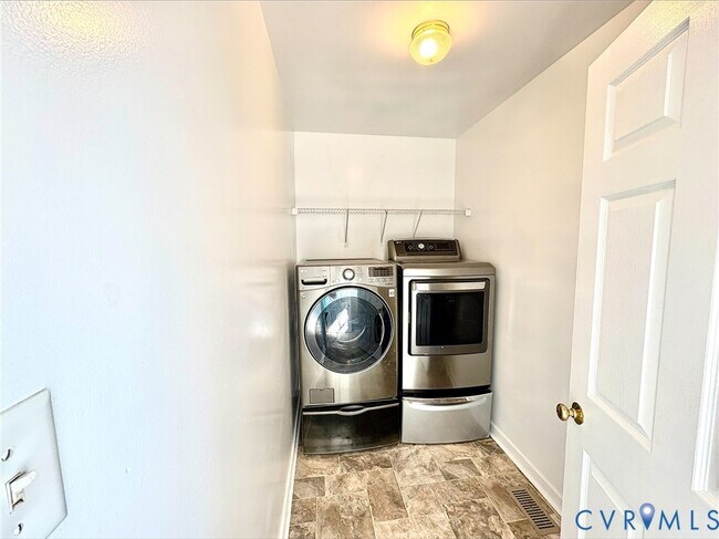 Building Photo - 6207 Beaufont Hills Ct