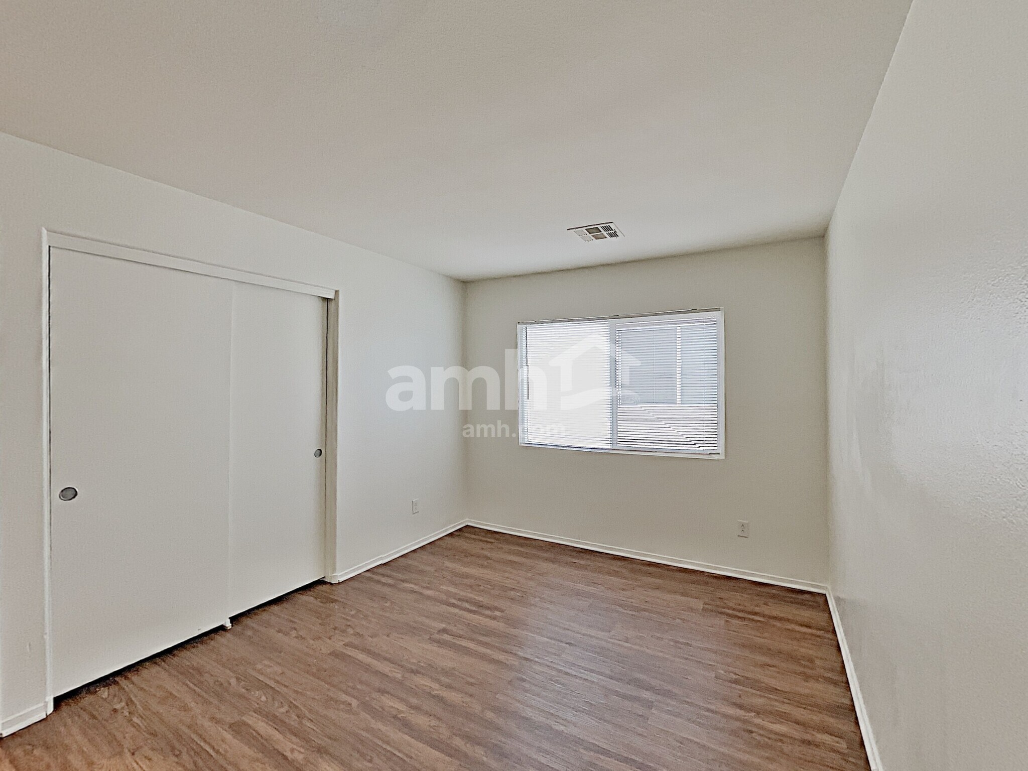 Building Photo - 1025 Maple Pines Ave