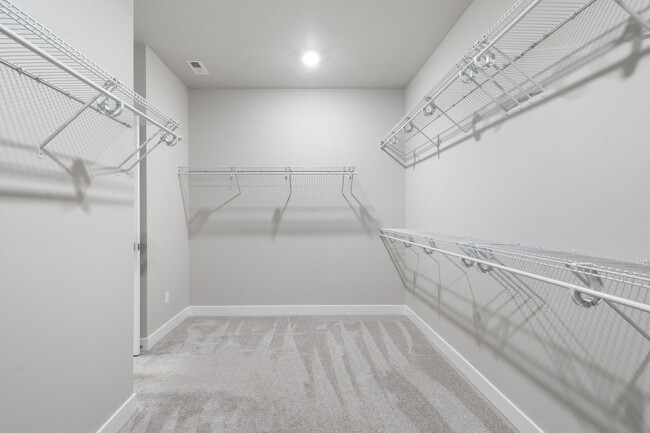 Building Photo - Newer 4-Bedroom Home in Bremerton