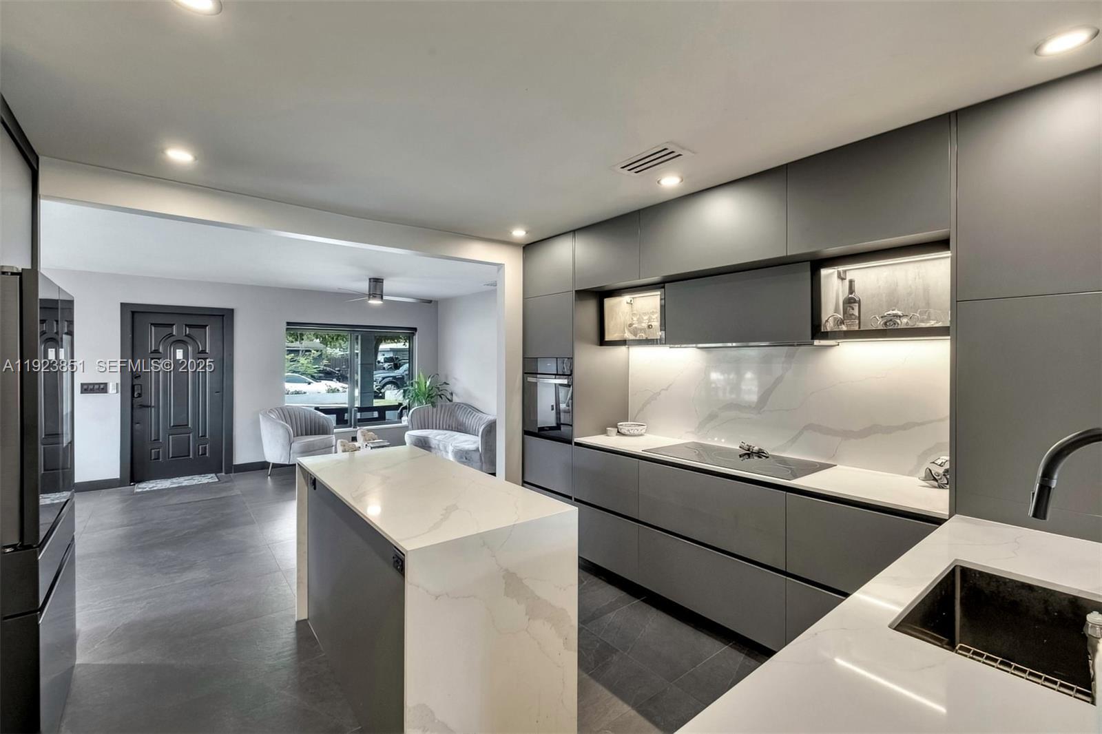 Building Photo - 530 NW 39th St