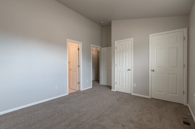 Building Photo - 56 Vale Cir
