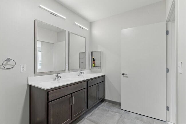 Building Photo - 1170 Tremont St