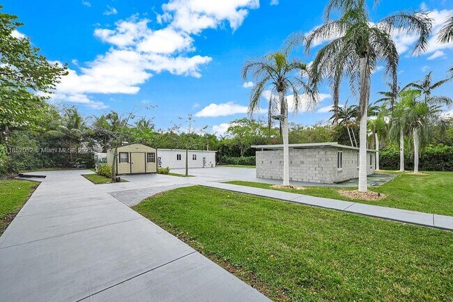 Building Photo - 7830 SW 120th St