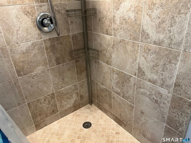 Building Photo - 43 Juggernaut Rd