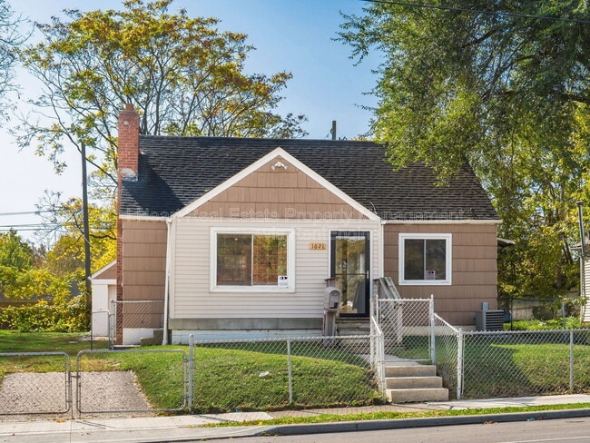 Building Photo - 1621 Sullivant Ave