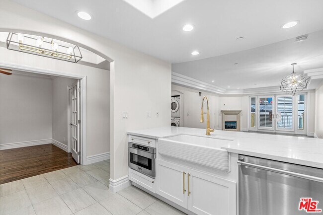 Building Photo - 12021 Guerin St