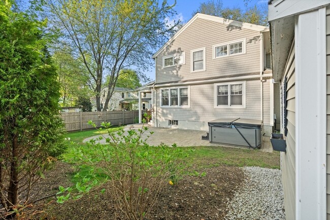 Building Photo - 62 Harding Rd