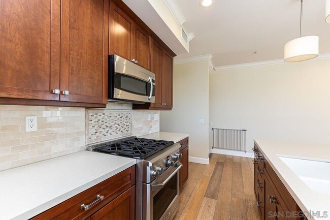 Building Photo - 7726 Ivanhoe Ave