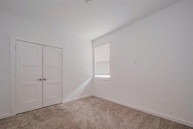 Building Photo - 133 Aurora Spgs Dr
