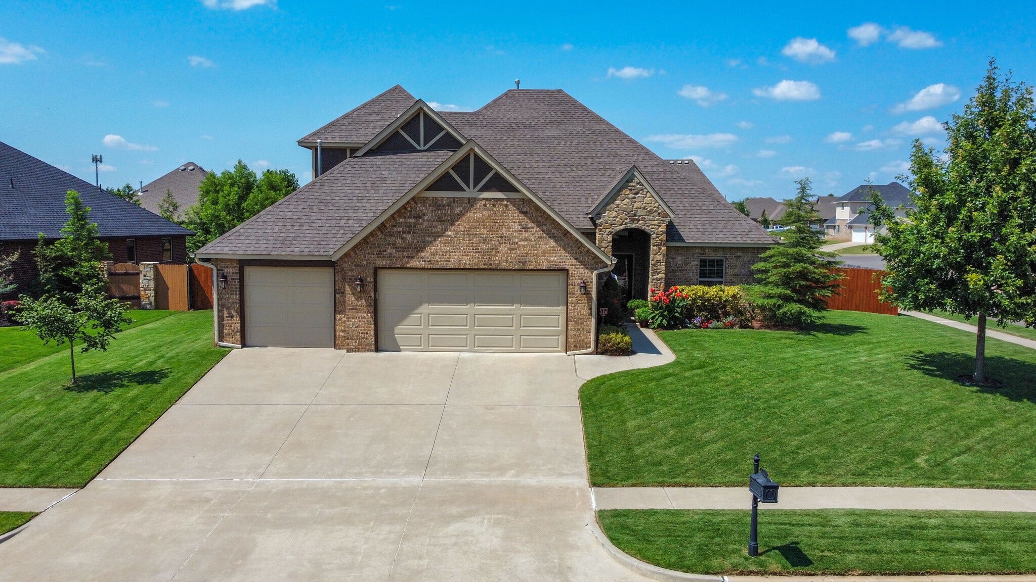 Building Photo - 917 NW 185th St