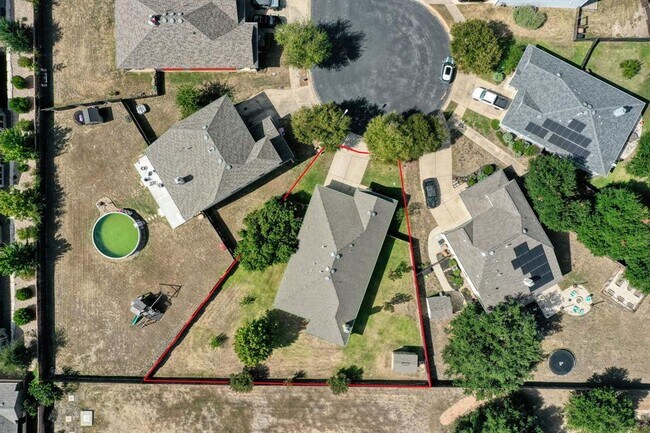 Building Photo - 811 Bedford Ct