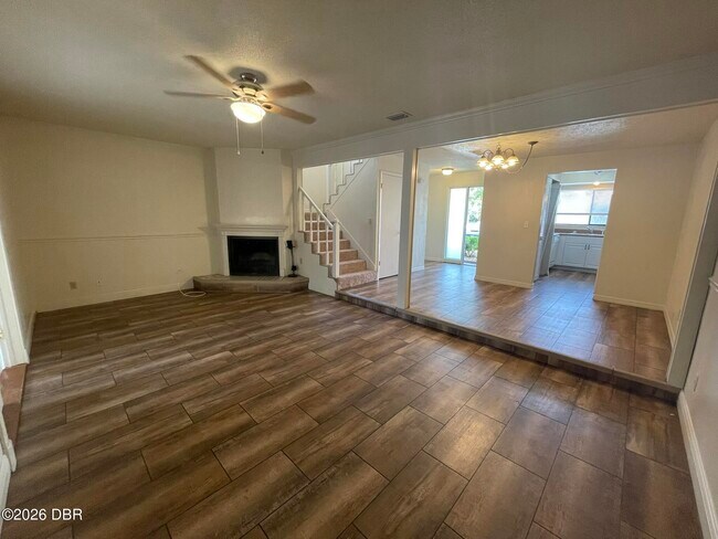 Building Photo - 1 Fair Oaks Cir