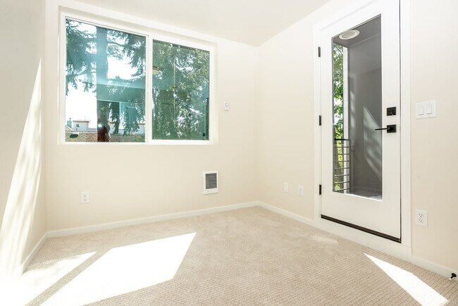 Building Photo - NEW CONSTRUCTION- MOVE- IN READY