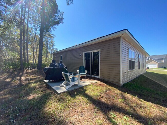 Building Photo - 4bed-2bath Newer built home in Hinesville, GA!