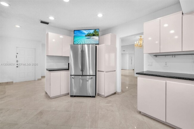 Building Photo - 3441 N Hills Dr