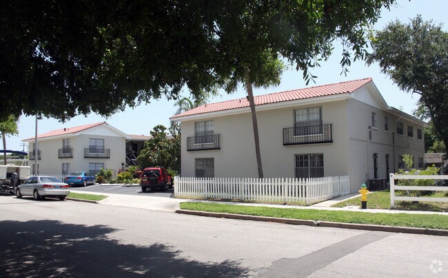 Building Photo - The Islander