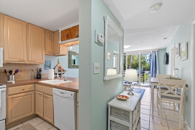 Building Photo - Fully Furnished 2BR/2BA at Las Salinas with Pool, Gym & Parking for Two