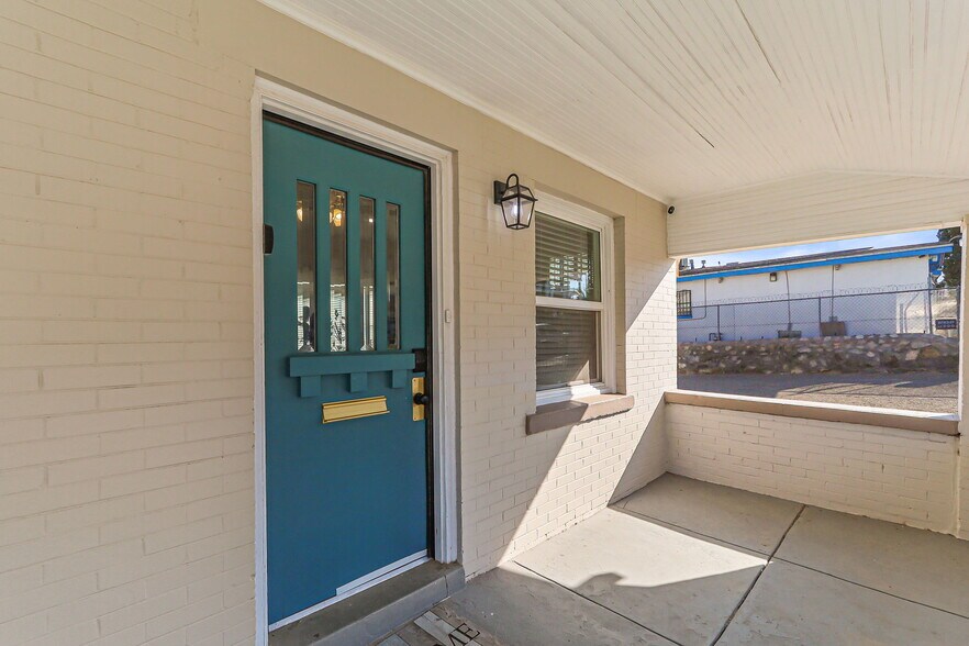 Building Photo - 1806 Arizona Ave
