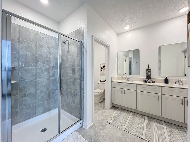 Building Photo - Like-New, Move-In Ready Gem in Kelly Park Area of Apopka