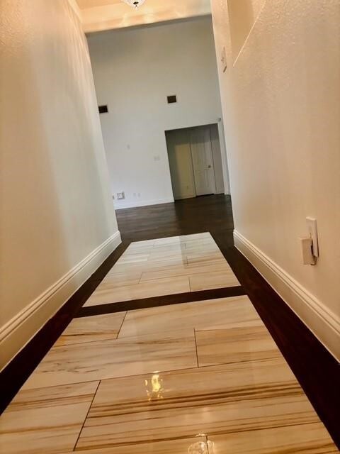 Building Photo - 23915 Floragate Dr