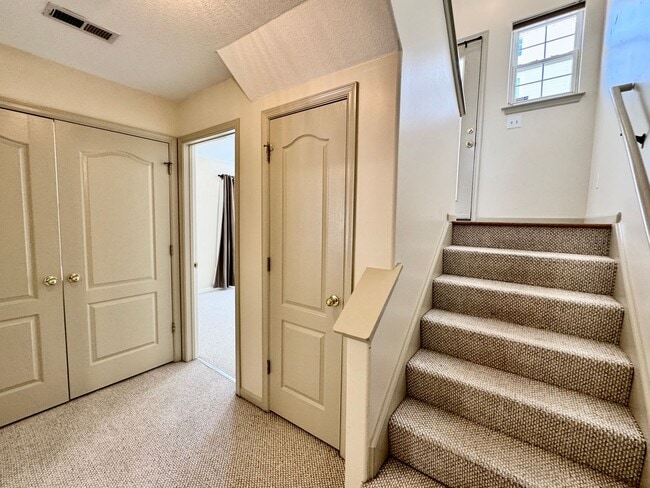 Building Photo - A Chesapeake Bay Townhome w/Garage, Available NOW! 2 Downstairs Bedrooms - Pet Friendly - 2 Balco...