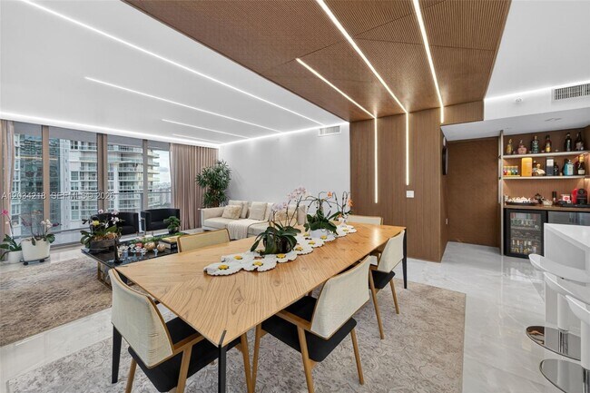 Building Photo - 300 Sunny Isles Blvd