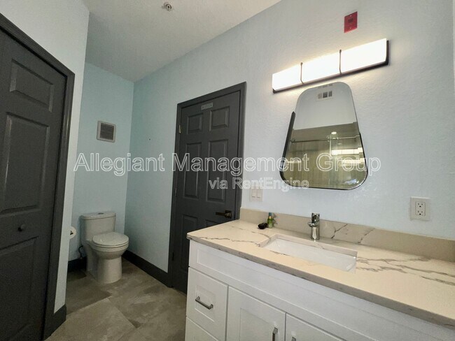 Building Photo - 5005 City St