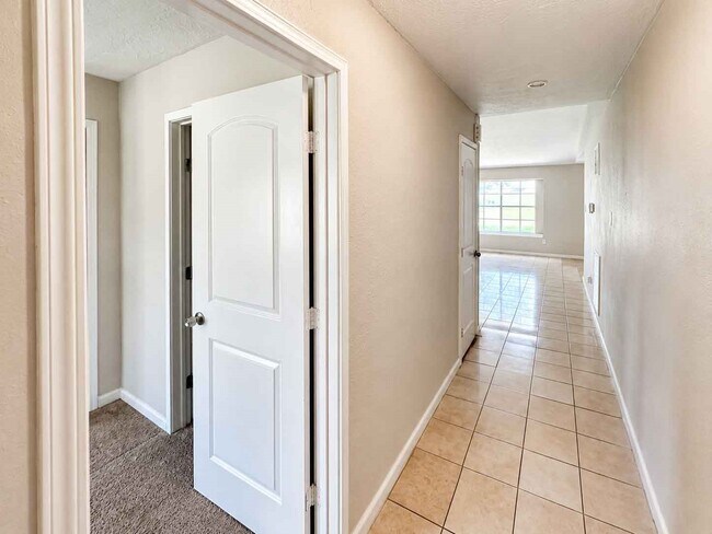 Building Photo - 8607 Sherrywood Dr