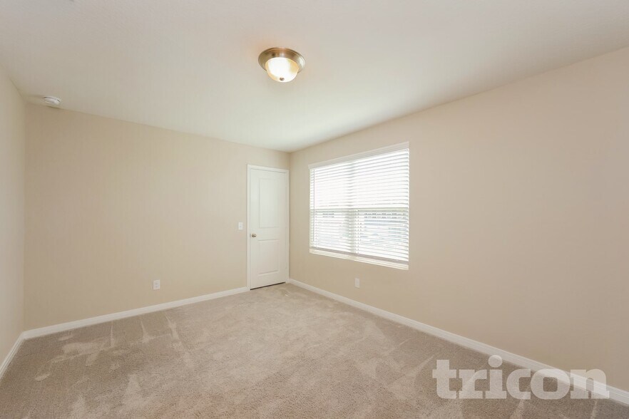 Building Photo - 14624 Maple Ter