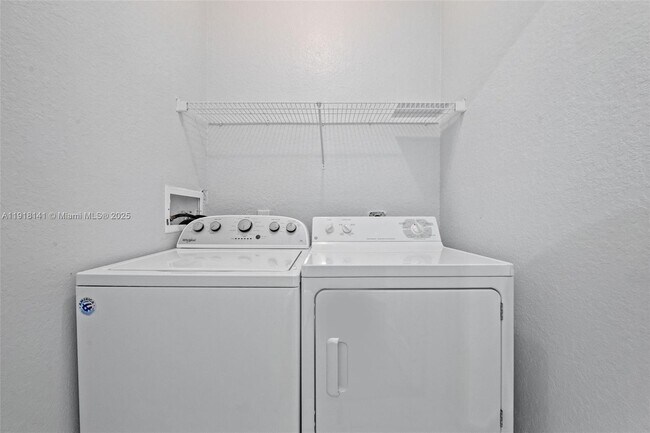 Building Photo - 874 NW 170th Terrace