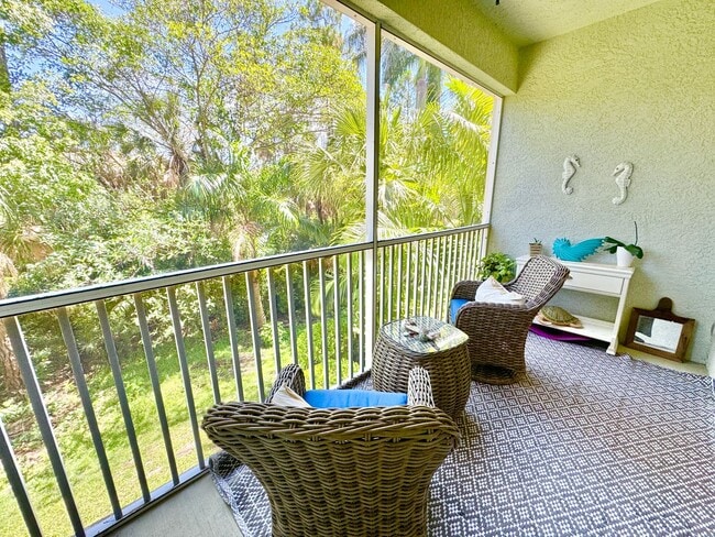 Building Photo - ** BOTANICAL PLACE ** 3 BED / 2 BATH - CON...