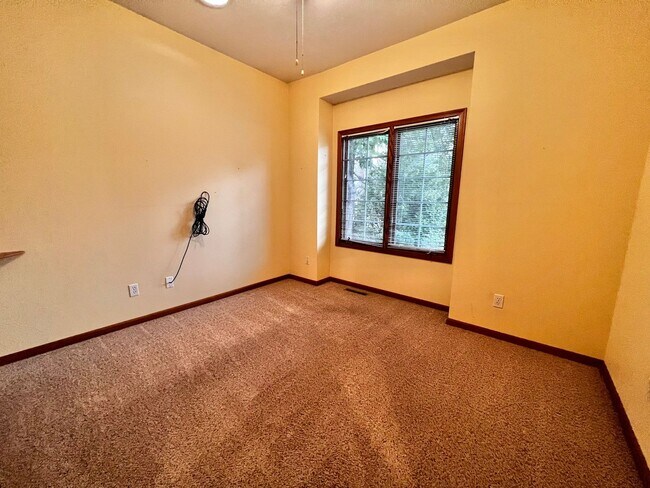 Building Photo - Charming 3 bed, 3 bath Ranch Home in South Fort Collins