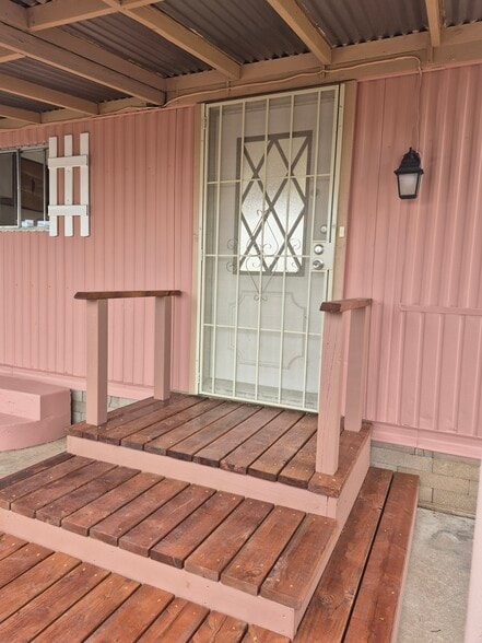 Building Photo - 211 N 1st St