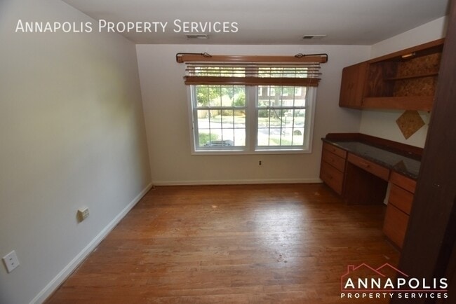 Building Photo - 821 Macsherry Dr