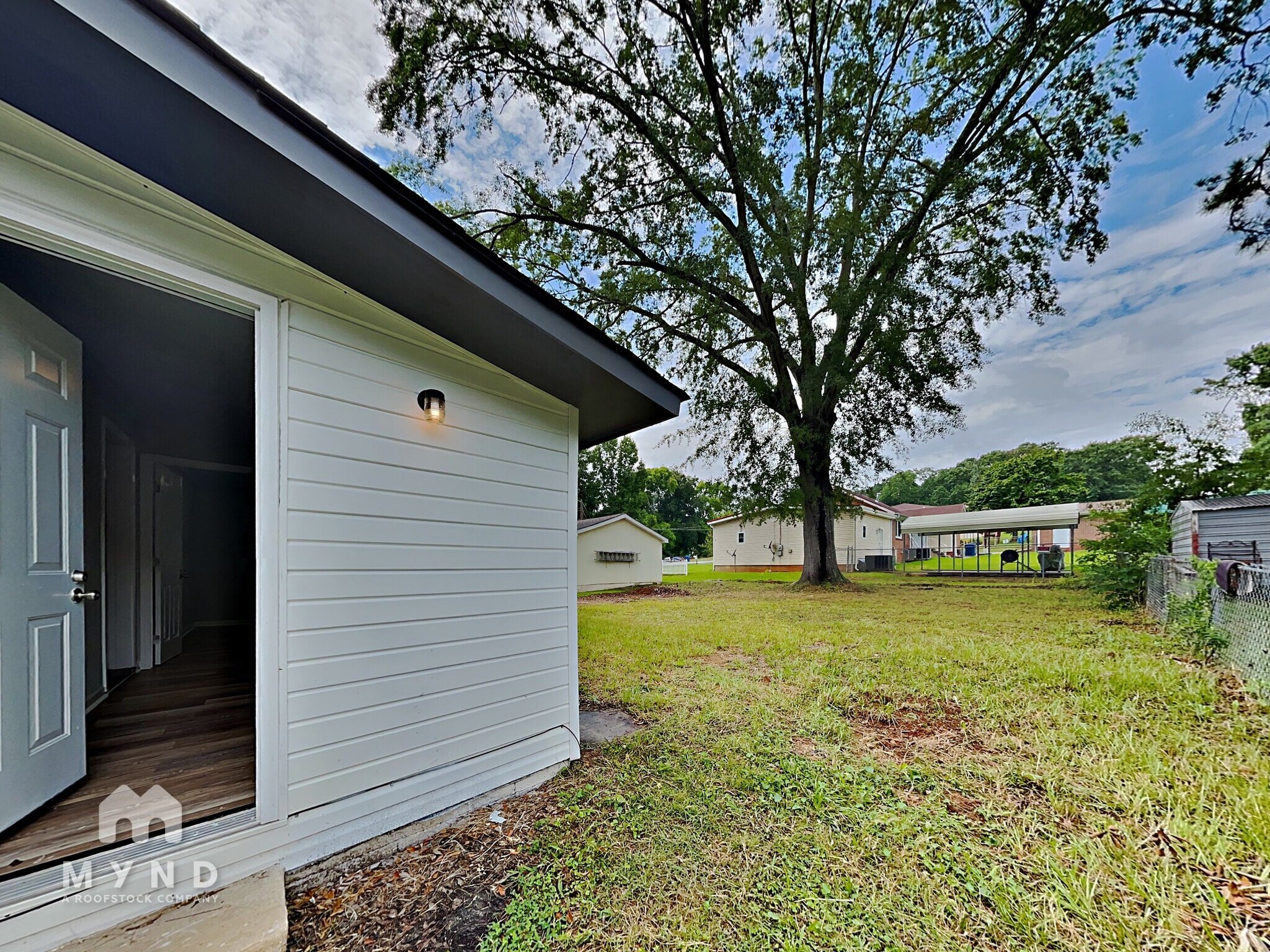 Building Photo - 713 Woodward Rd