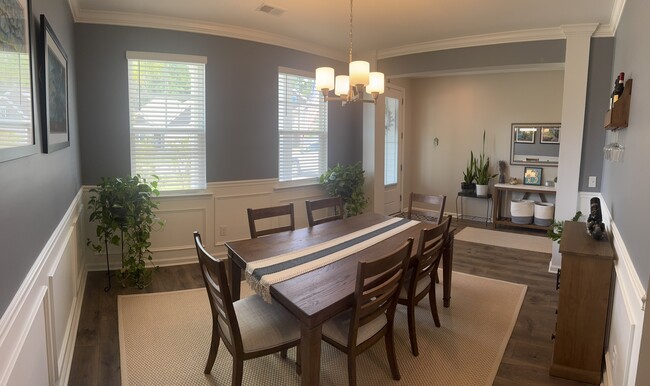 Building Photo - 135 Airy Dr