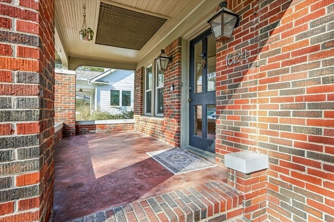 Building Photo - 1624 Branard St