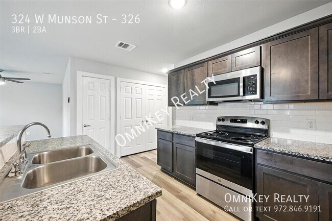 Building Photo - 324 W Munson St