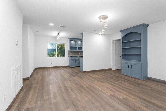 Building Photo - 26424 Leisure Ln