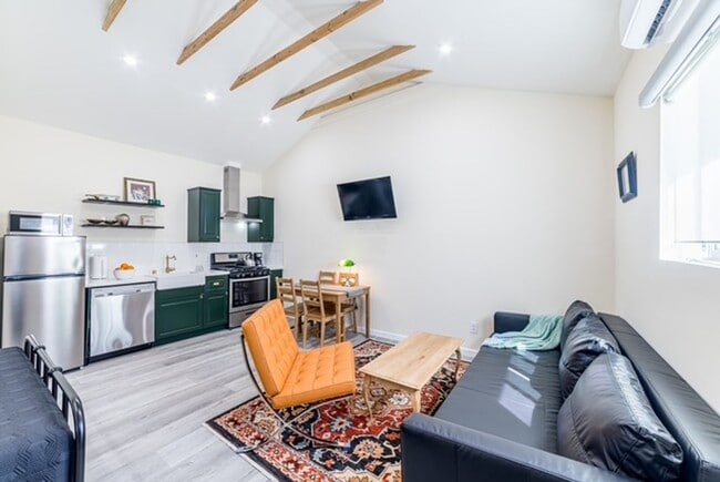 Building Photo - Newly Renovated Guest House Studio in Granada Hills - Utilities & wifi included!