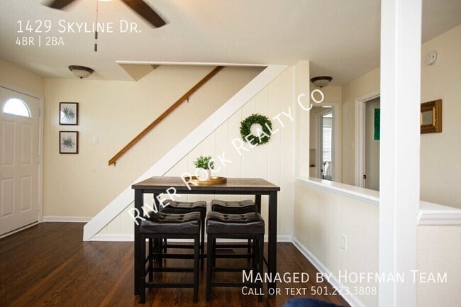 Building Photo - 1429 Skyline Dr
