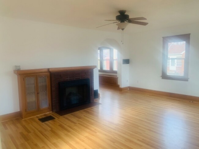 Building Photo - 3236 Schneider Rd