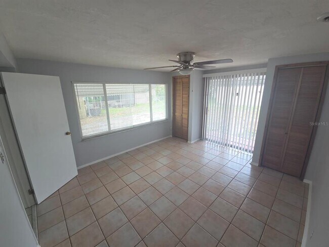 Building Photo - 3619 Springfield Dr