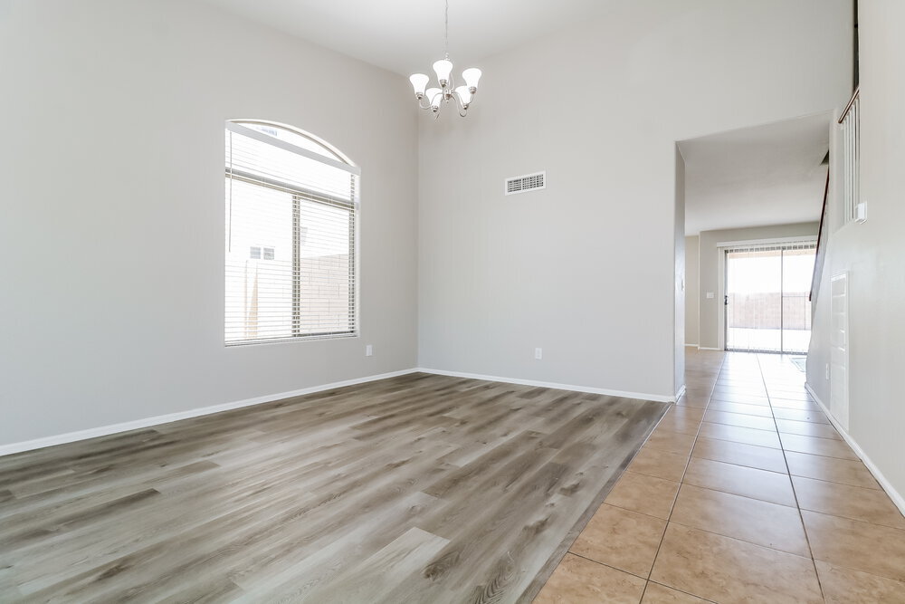 Building Photo - 15853 W Diamond St