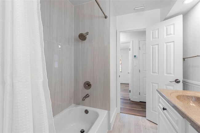 Building Photo - 11572 63rd Ave N