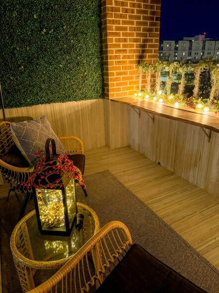 Building Photo - 14 Lockwood Dr