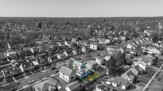 Building Photo - 536 Spruce Ave