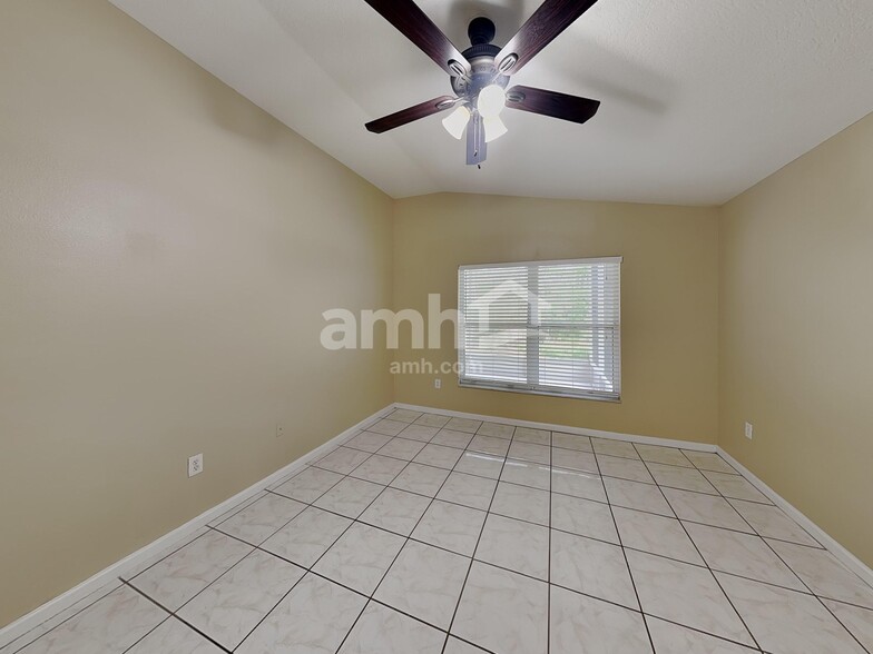 Building Photo - 1027 Summer Breeze Dr