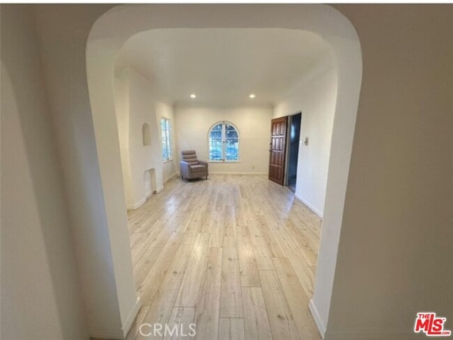 Building Photo - 221 S Tower Dr